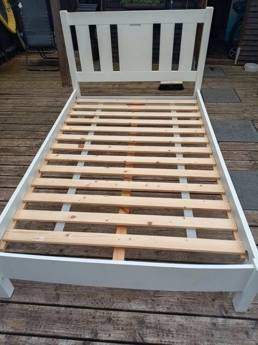 4ft white bedframe - Image 1