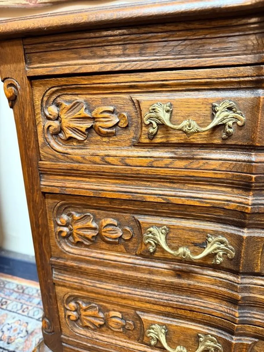 FLASH SALE ! Was 595 Now 480 ! Elegant French Oak Chest of Drawers - Image 2