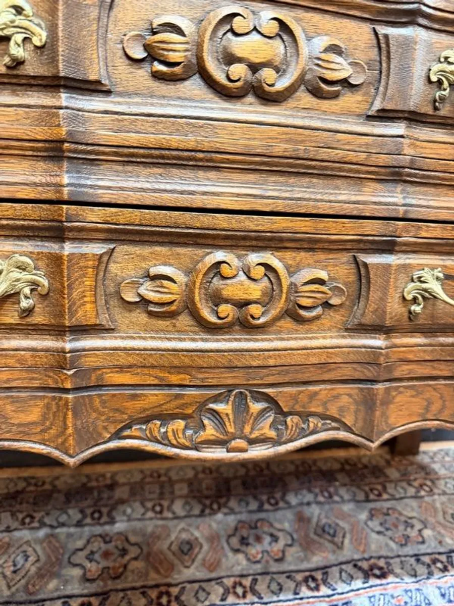 FLASH SALE ! Was 595 Now 480 ! Elegant French Oak Chest of Drawers - Image 4