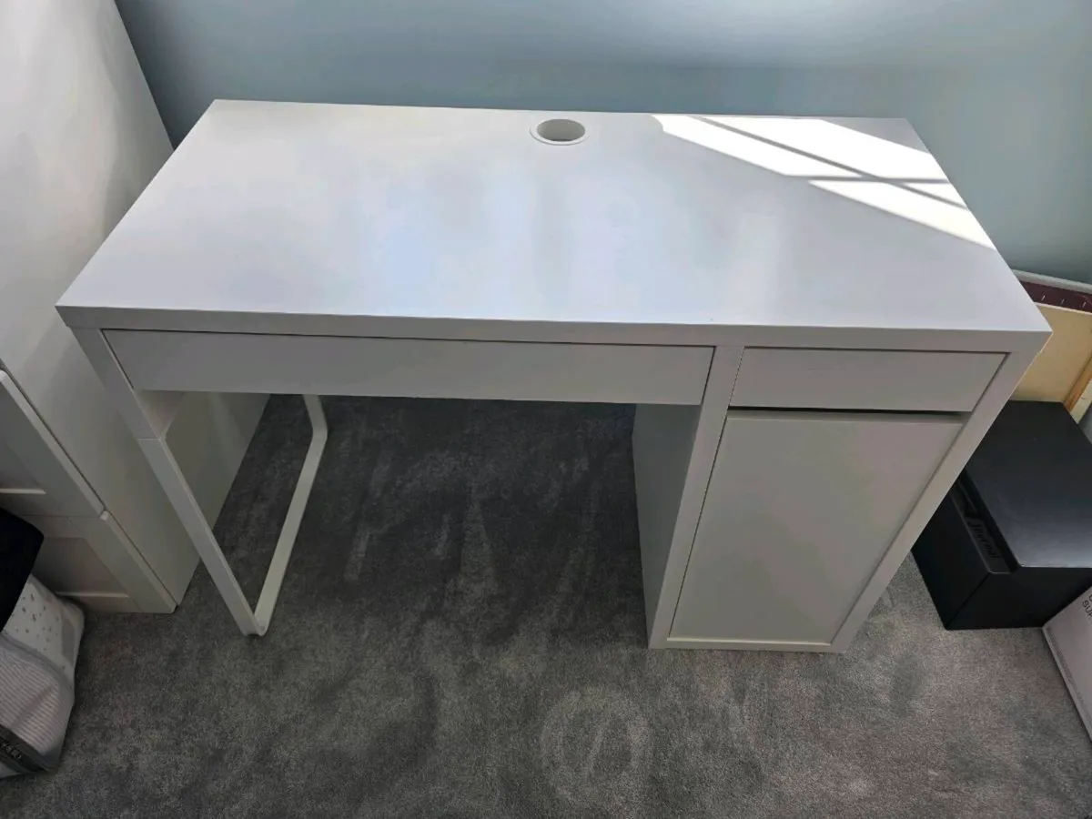 Desk - Image 1