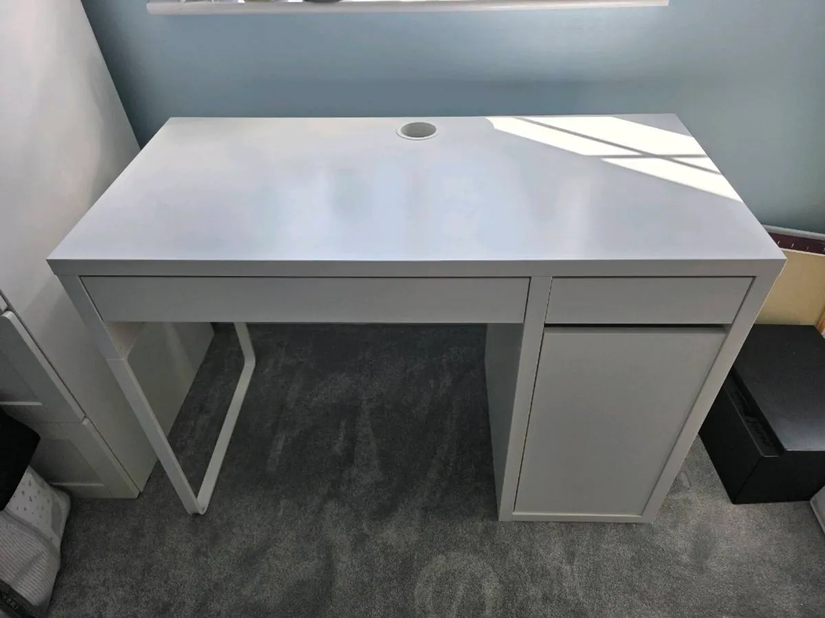 Desk - Image 2