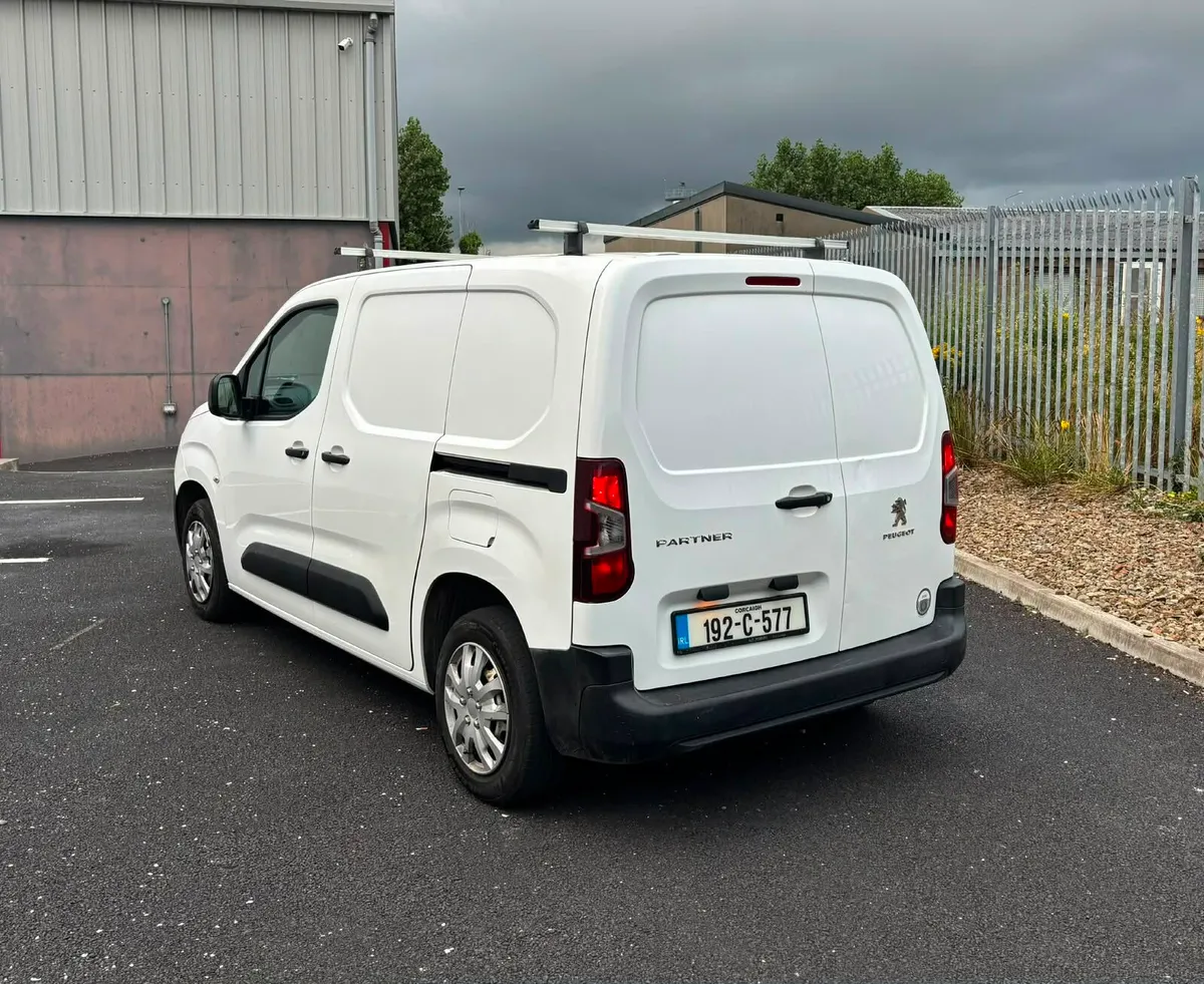 2019 Peugeot Partner 3 Seater Doe 05.27. Low Miles - Image 4