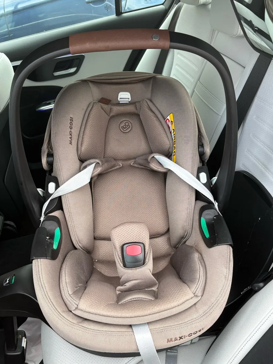 MAXI-COSI FAME PREMIUM TRAVEL SYSTEM - Image 3