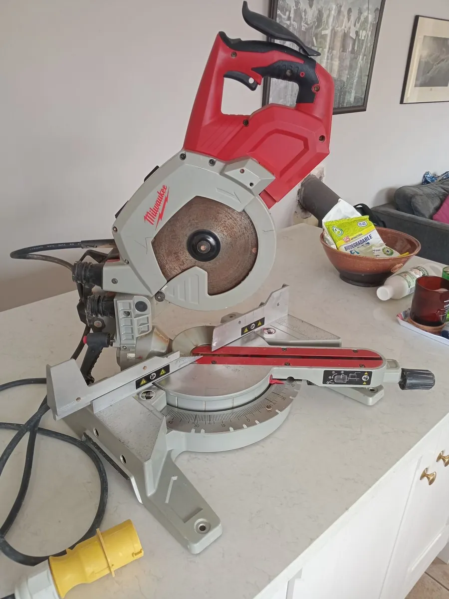Milwaukee 110v mitre saw - Image 2
