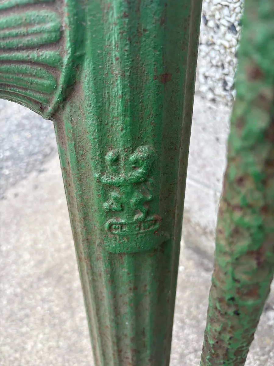 Vintage water pump - Image 4