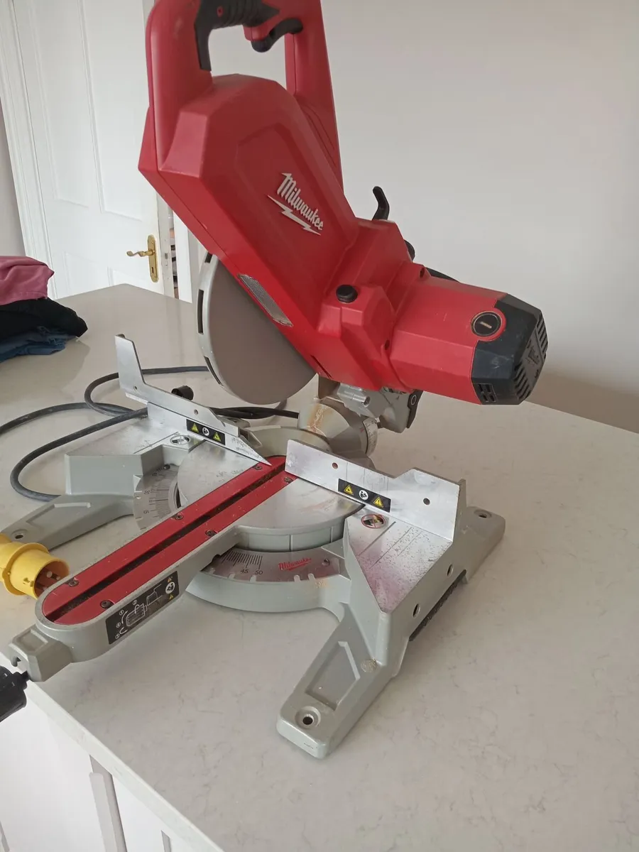 Milwaukee 110v mitre saw - Image 1