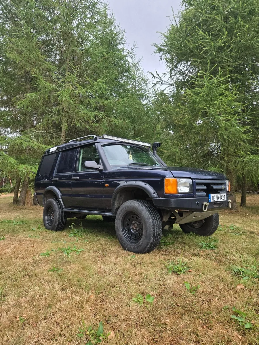 Land Rover Discovery 2003 - Image 1