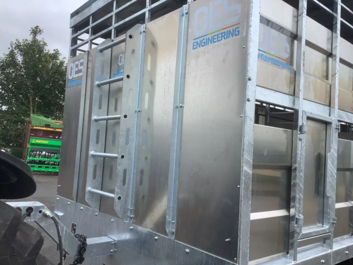 New 24 ft. OES cattle trailer - Image 4