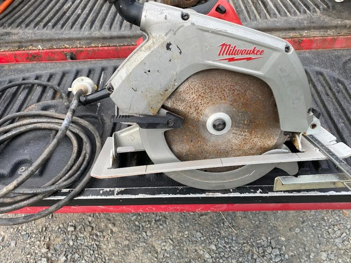 Milwaukee  CS855B Circular Saw - Image 1