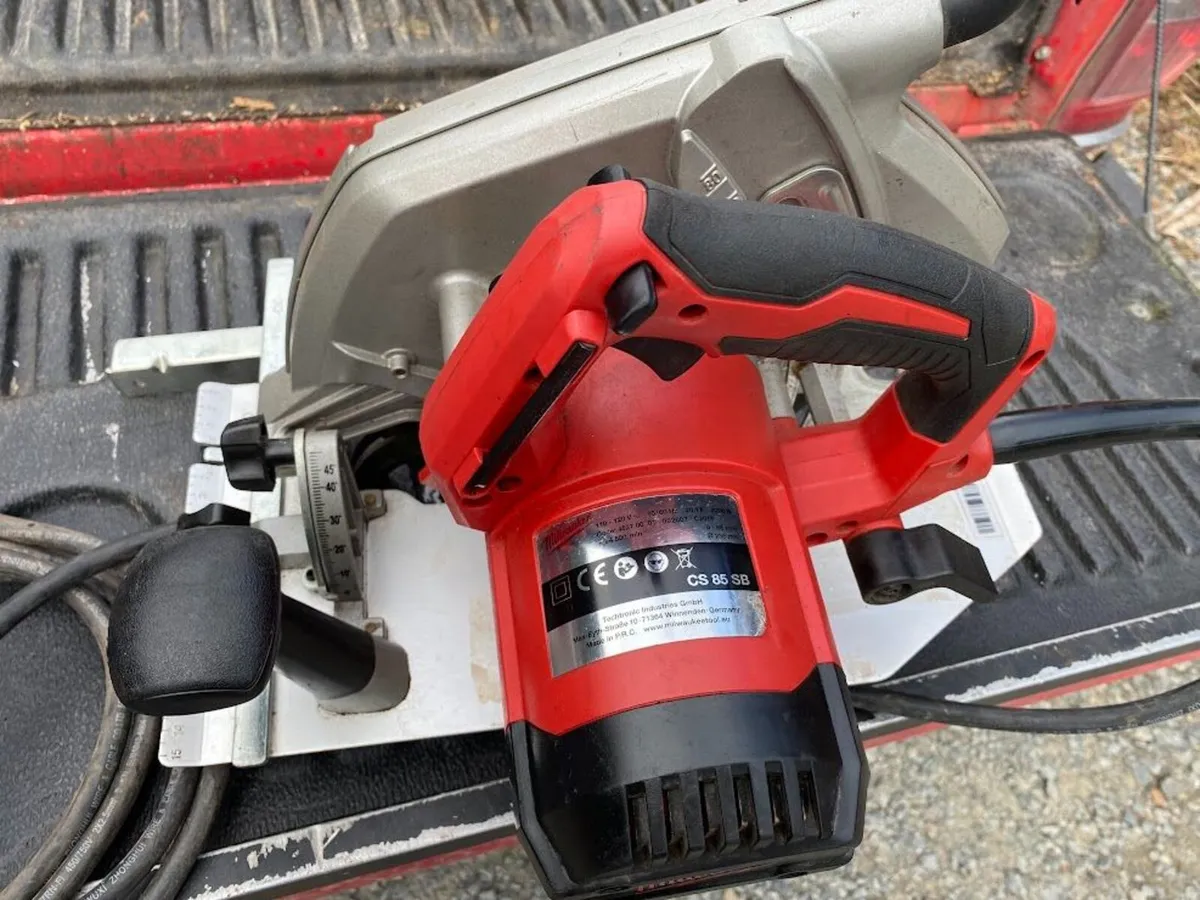 Milwaukee  CS855B Circular Saw - Image 2