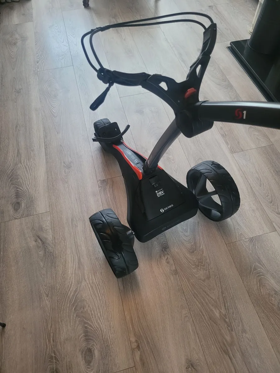 motocaddy s1 electric golf trolley - Image 2