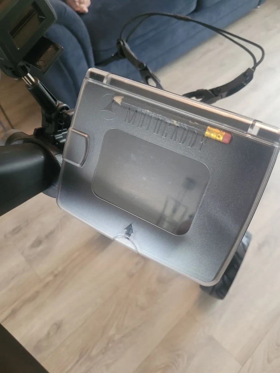 motocaddy s1 electric golf trolley - Image 4