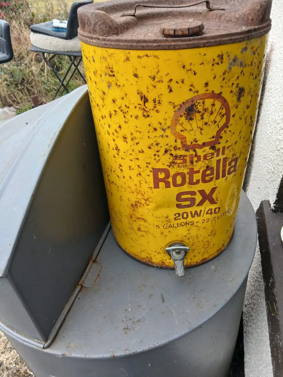 Vintage steel  shell garage oil dispenser - Image 4