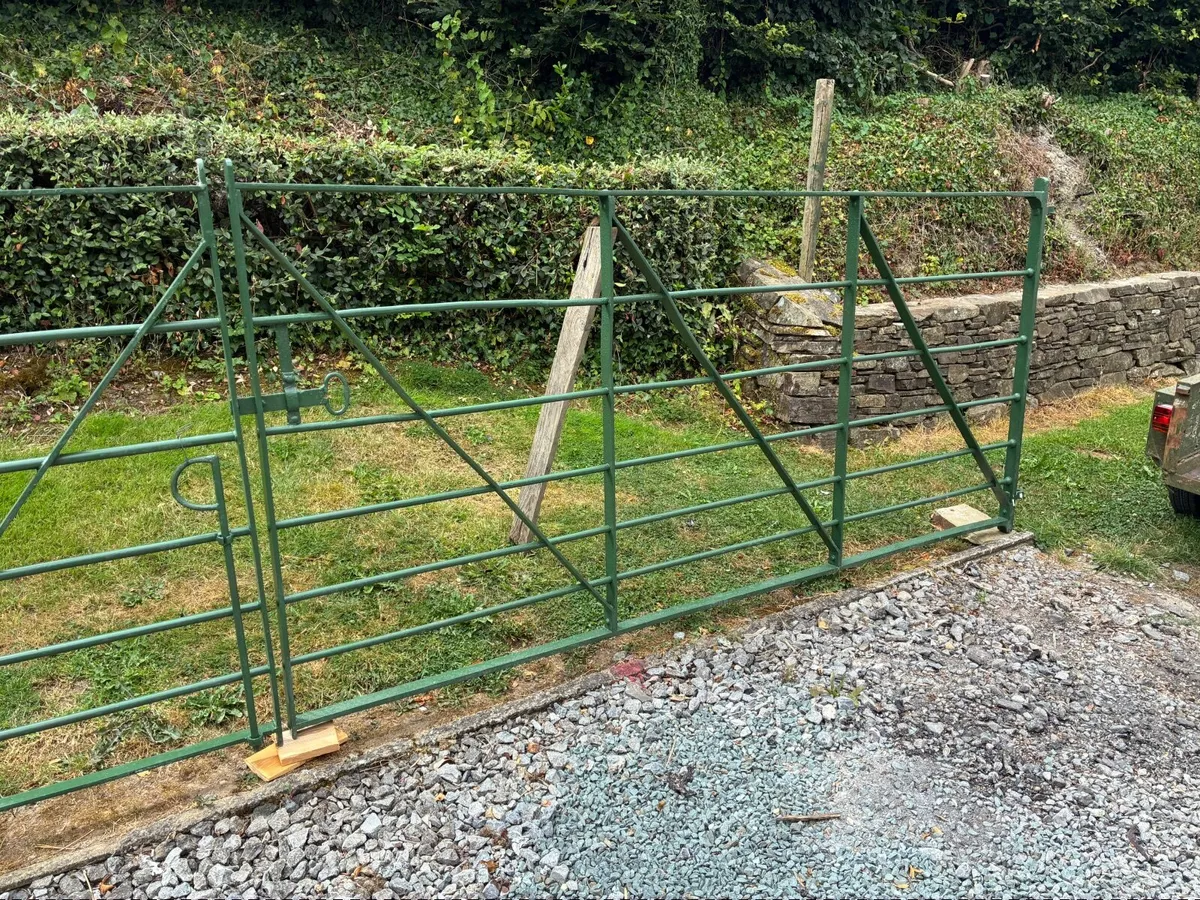 Gates - Image 3