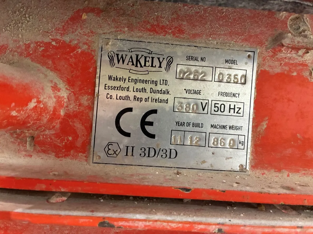 Wakely 360 Roller Mill plus 10kg tip scale weigher - Image 2