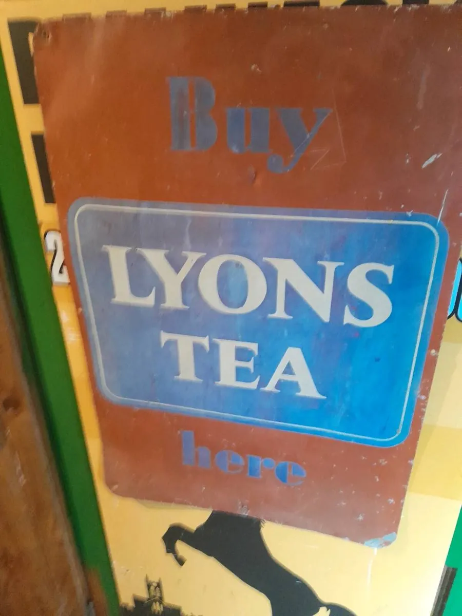 Vintage  lyons tea  tin singh - Image 2