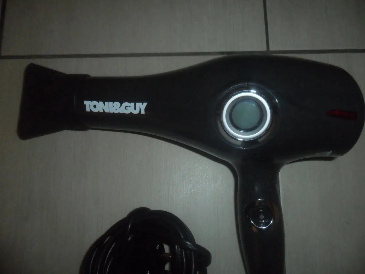 Toni & Guy hair dryer - Image 4
