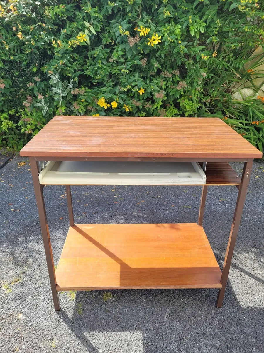 Desk,chair and locker - Image 2
