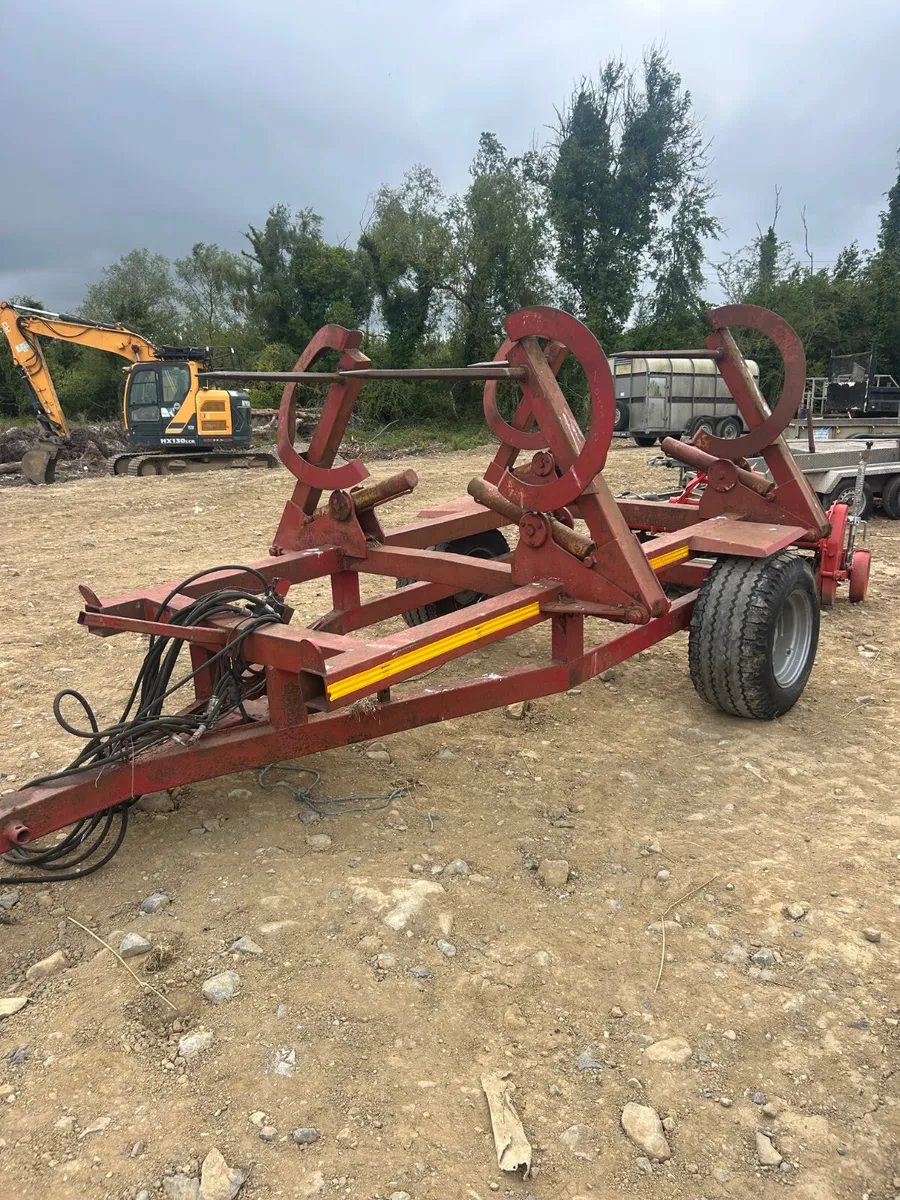 4 bale chaser - Image 1