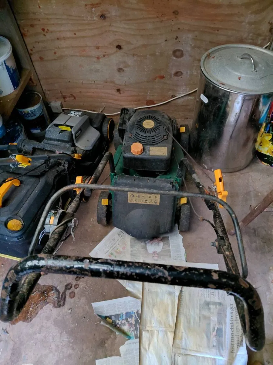 Free lawnmower for parts - Image 2