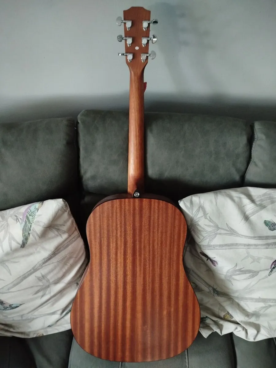 Guitar - Image 4