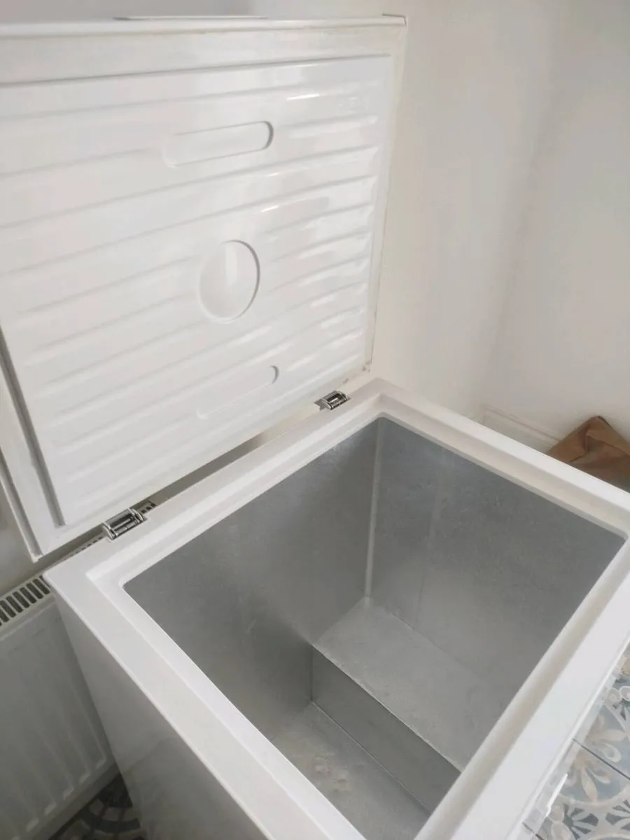 Chest Freezer - Image 4