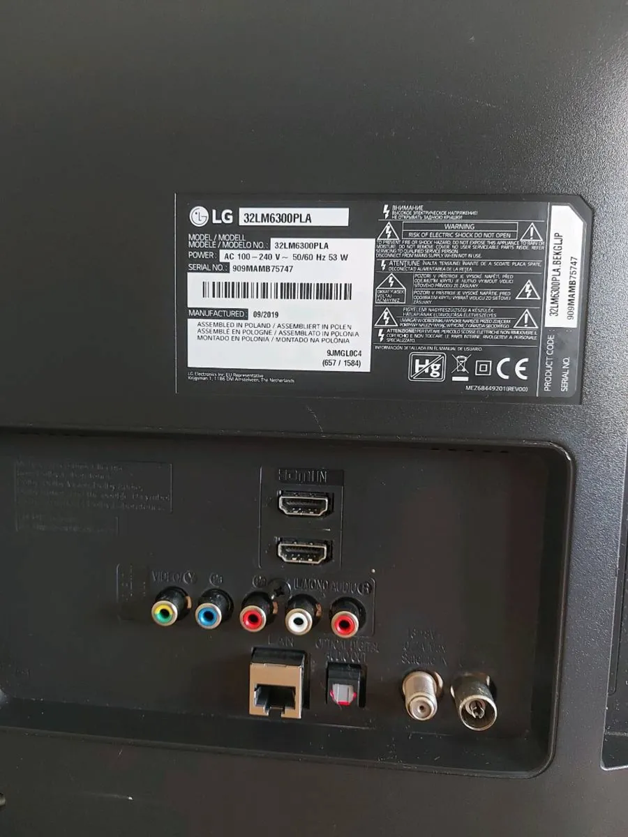 LG 32" smart TV - Image 4