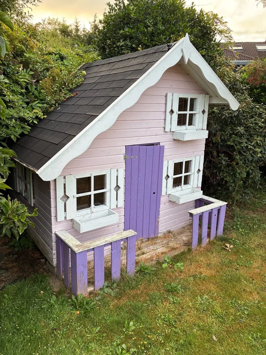 Kids Outdoor playhouse - Image 1