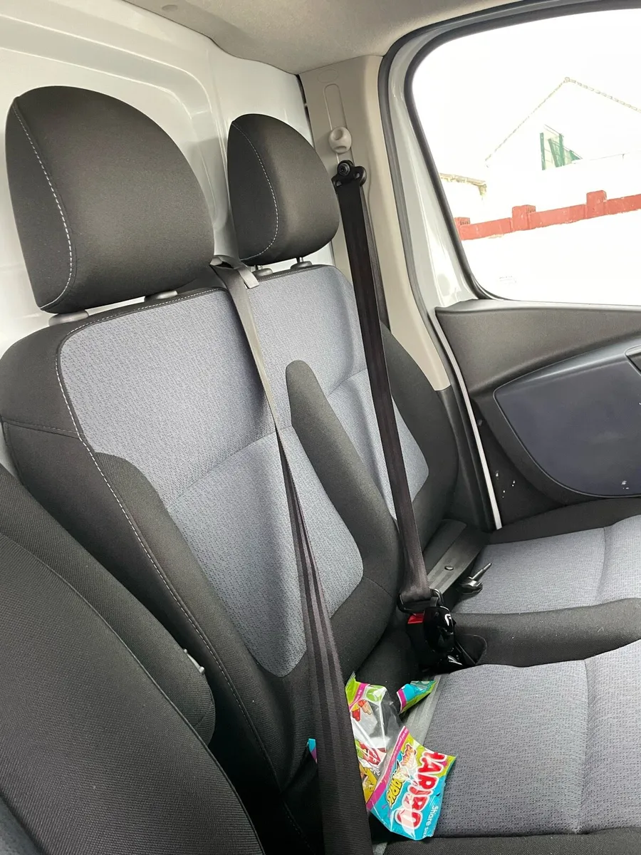 2019 Opel vivaro just passed doe till 05/2027 - Image 4