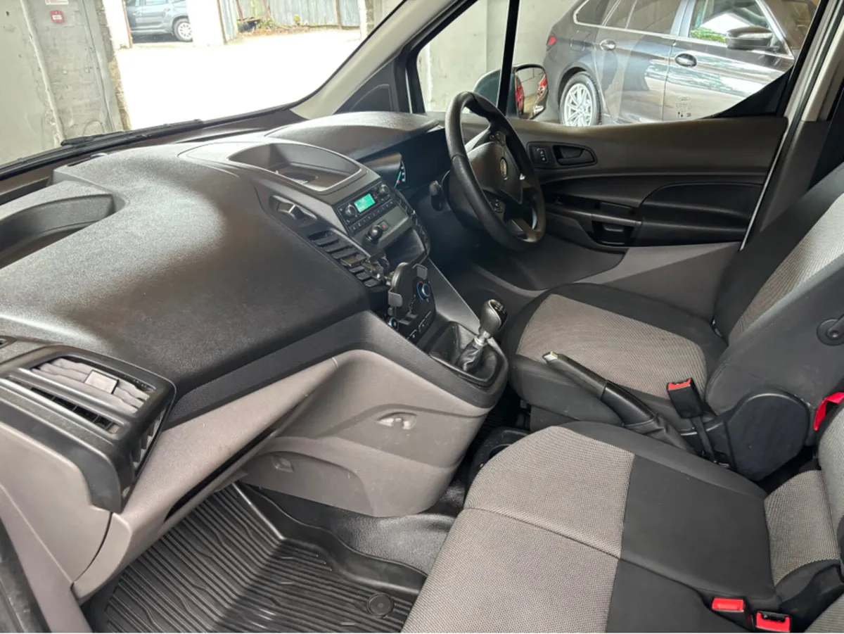 Ford Transit Connect SWB BASE 1.5 TD 75 M6 3DR 3 s - Image 3