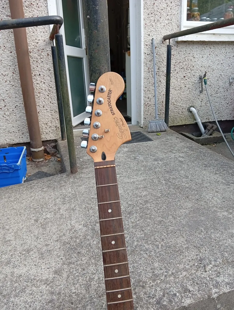 Guitar - Image 2
