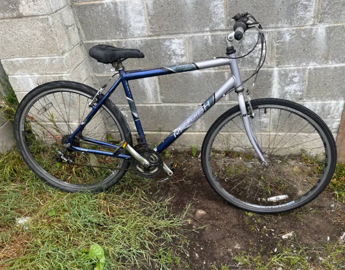 Men's Hybrid Bike