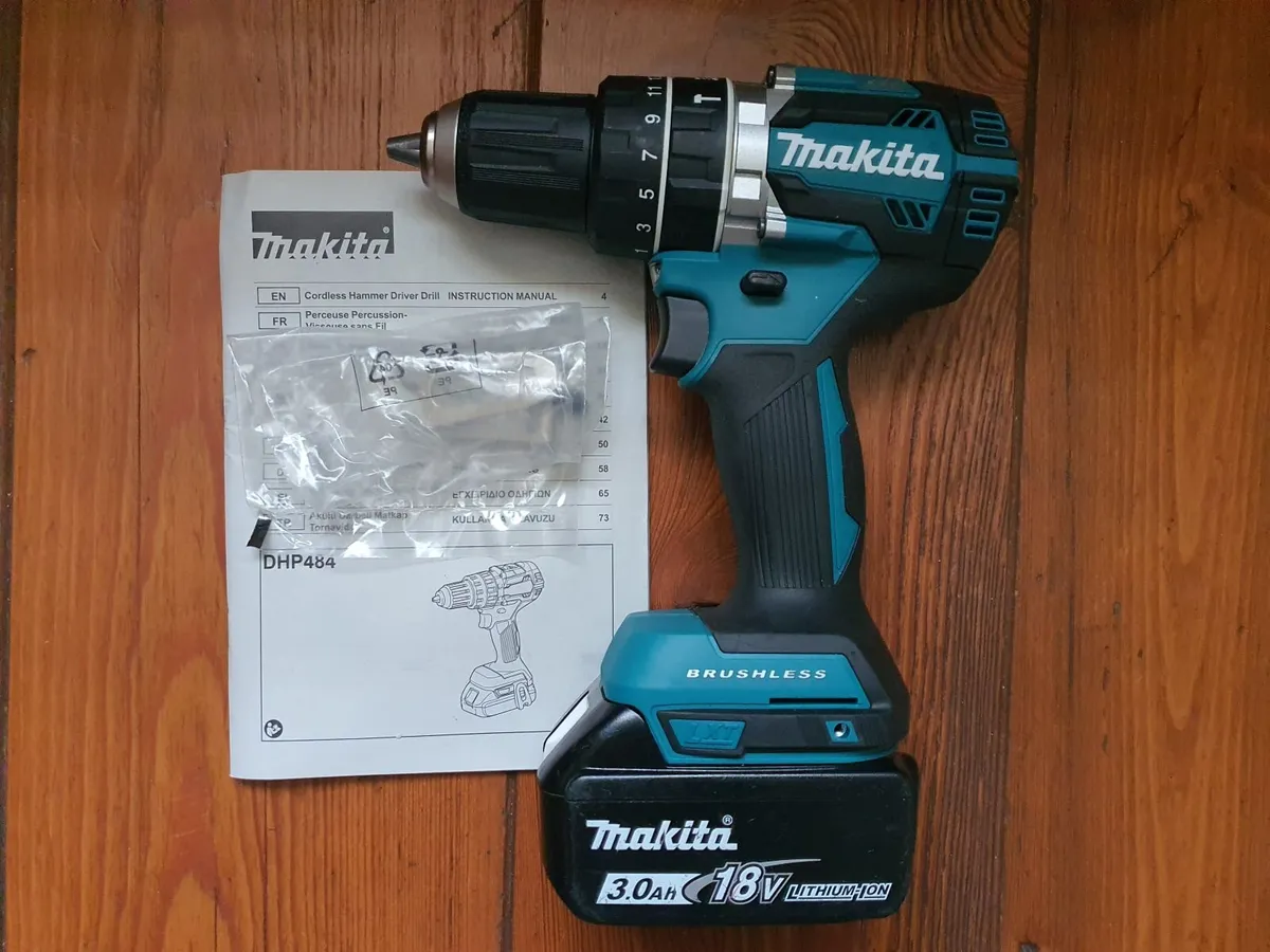 18V Makita Brushless Hammer Drill + Battery - Image 1