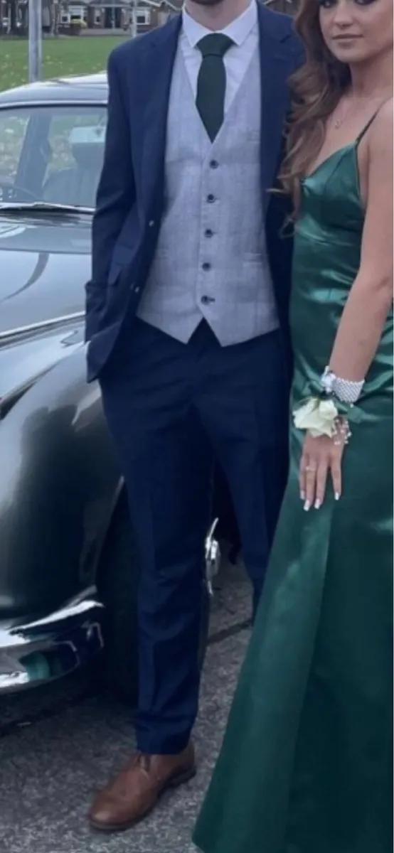 Men’s suit - Image 3
