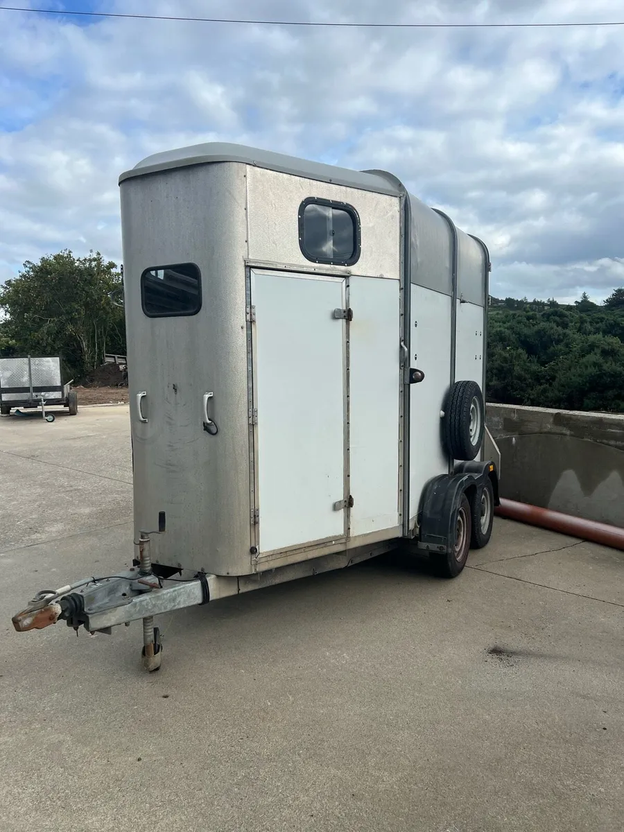 Horse box - Image 2