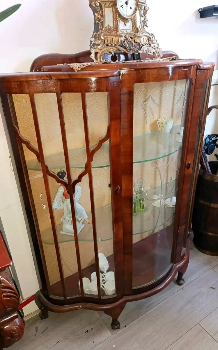 Antique cabinet with wavy shelves - Image 1