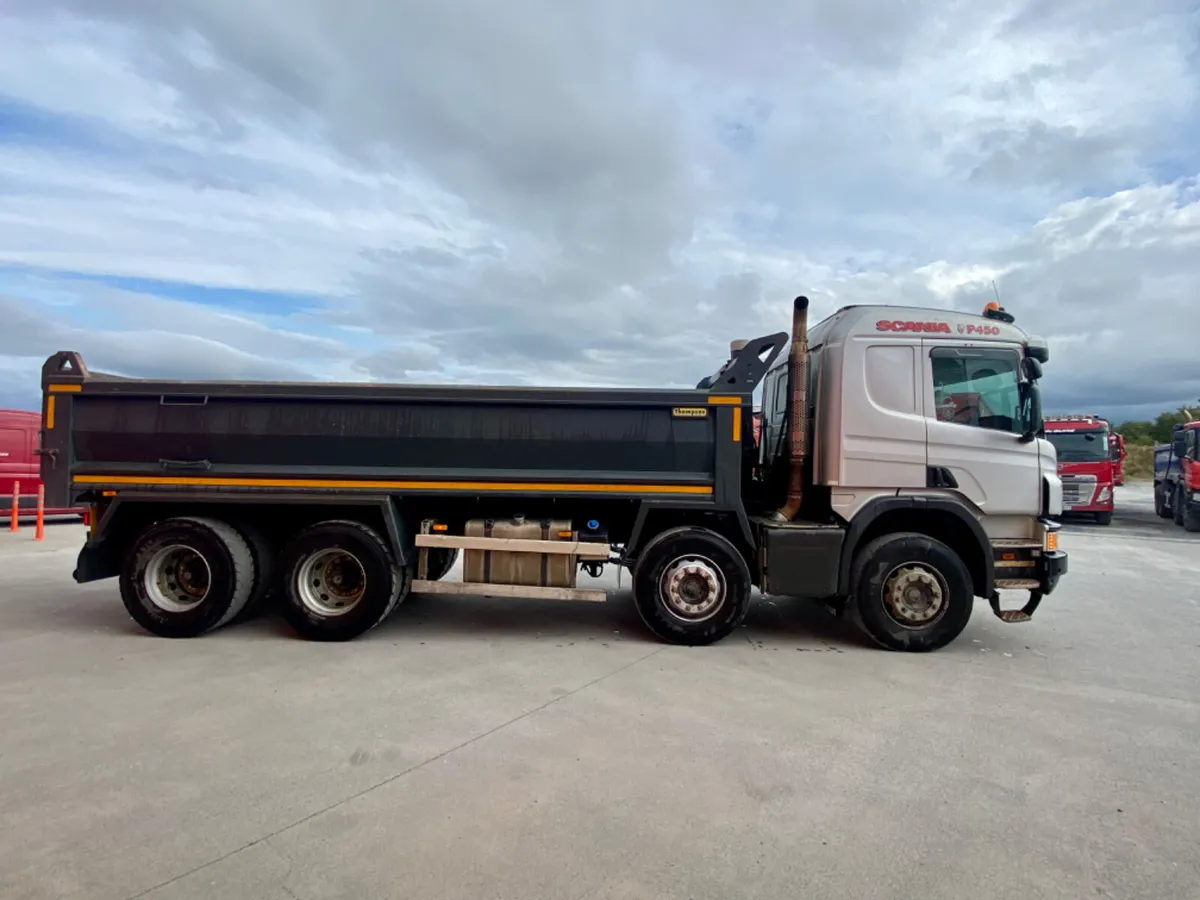 2017 Scania P410  8x4 Tipper - Image 4