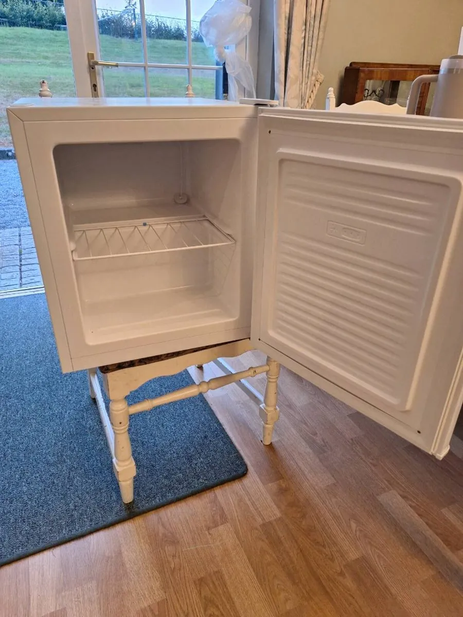 Small freezer - Image 3