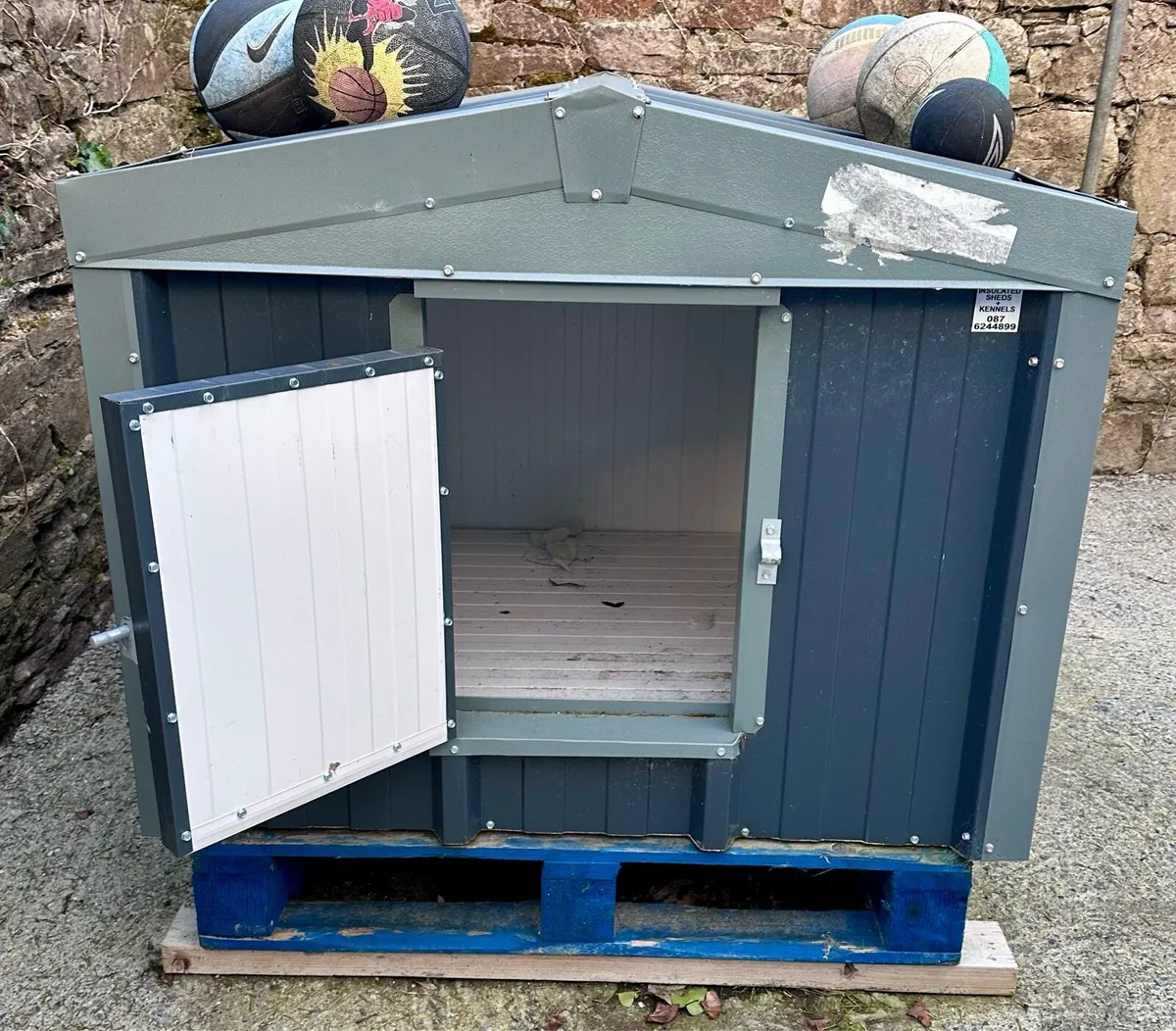 Dog kennel - Image 1