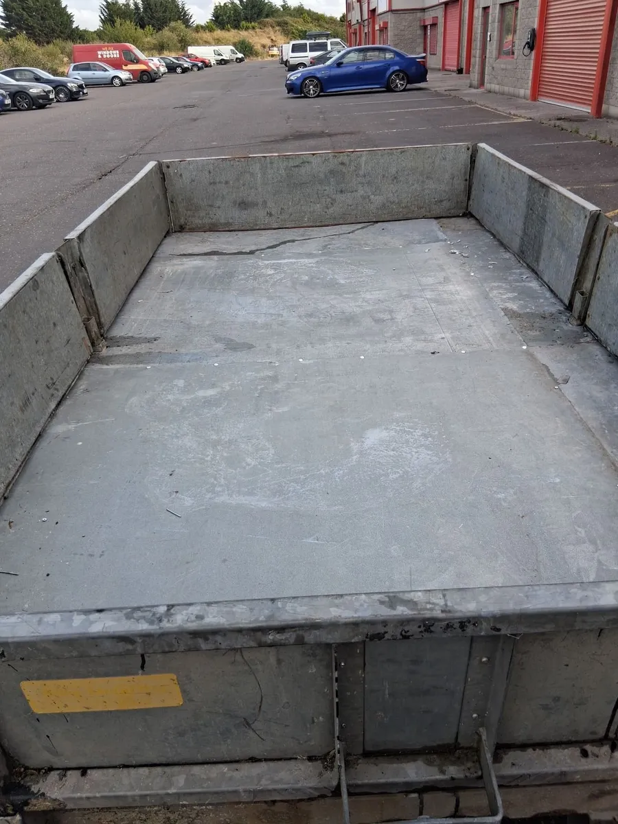 Trailer - Image 1