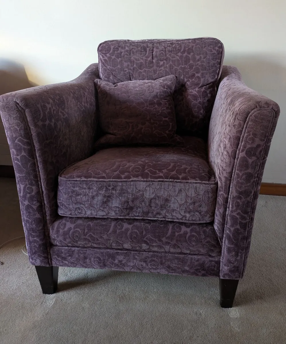 Suite of furniture - Image 2