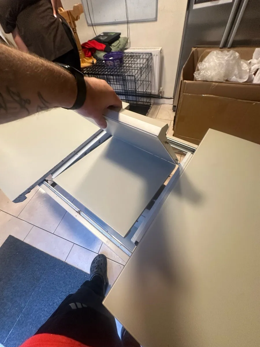 Extending dining table - Image 4