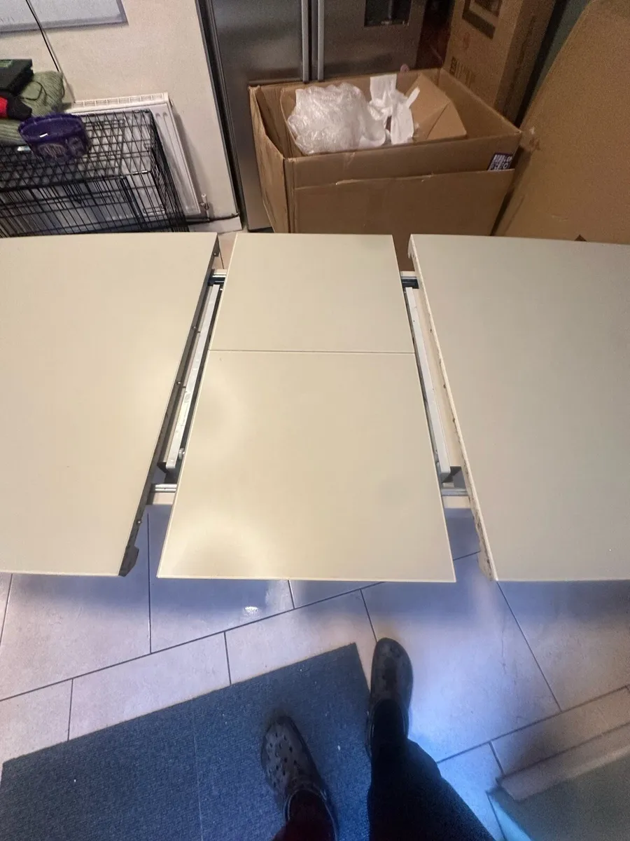 Extending dining table - Image 4