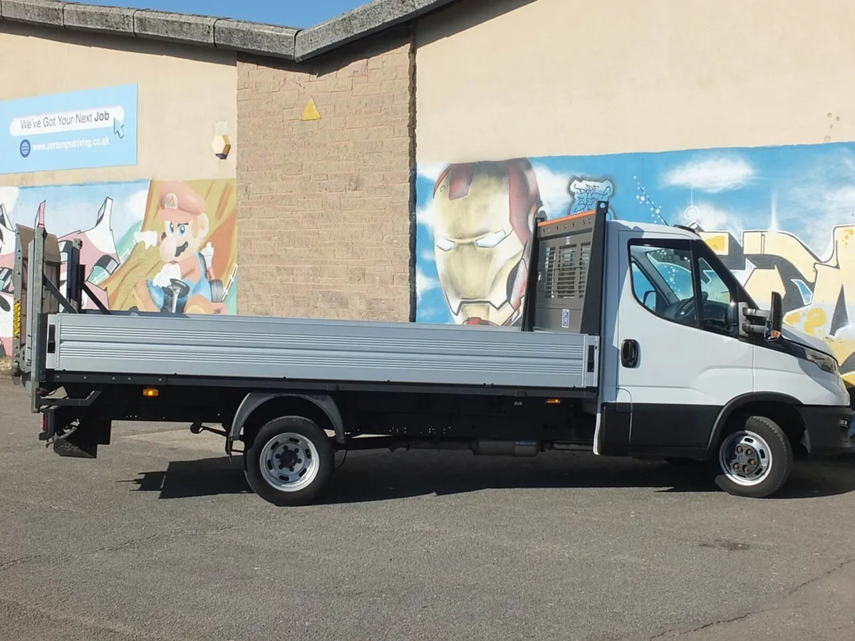 VB - 2022 Iveco Daily Dropside Van - Image 1