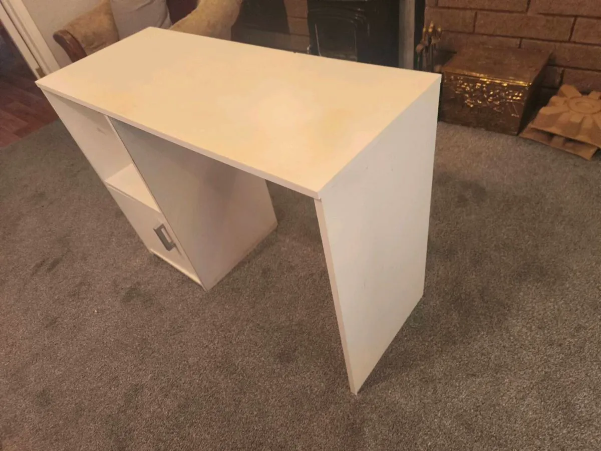 Desk - Image 2