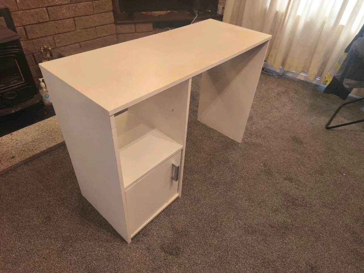 Desk - Image 3
