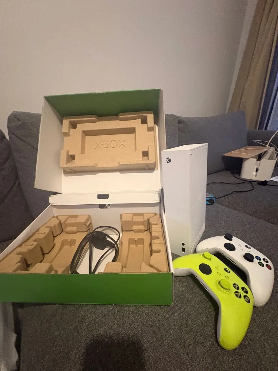 Xbox Series S - Image 3