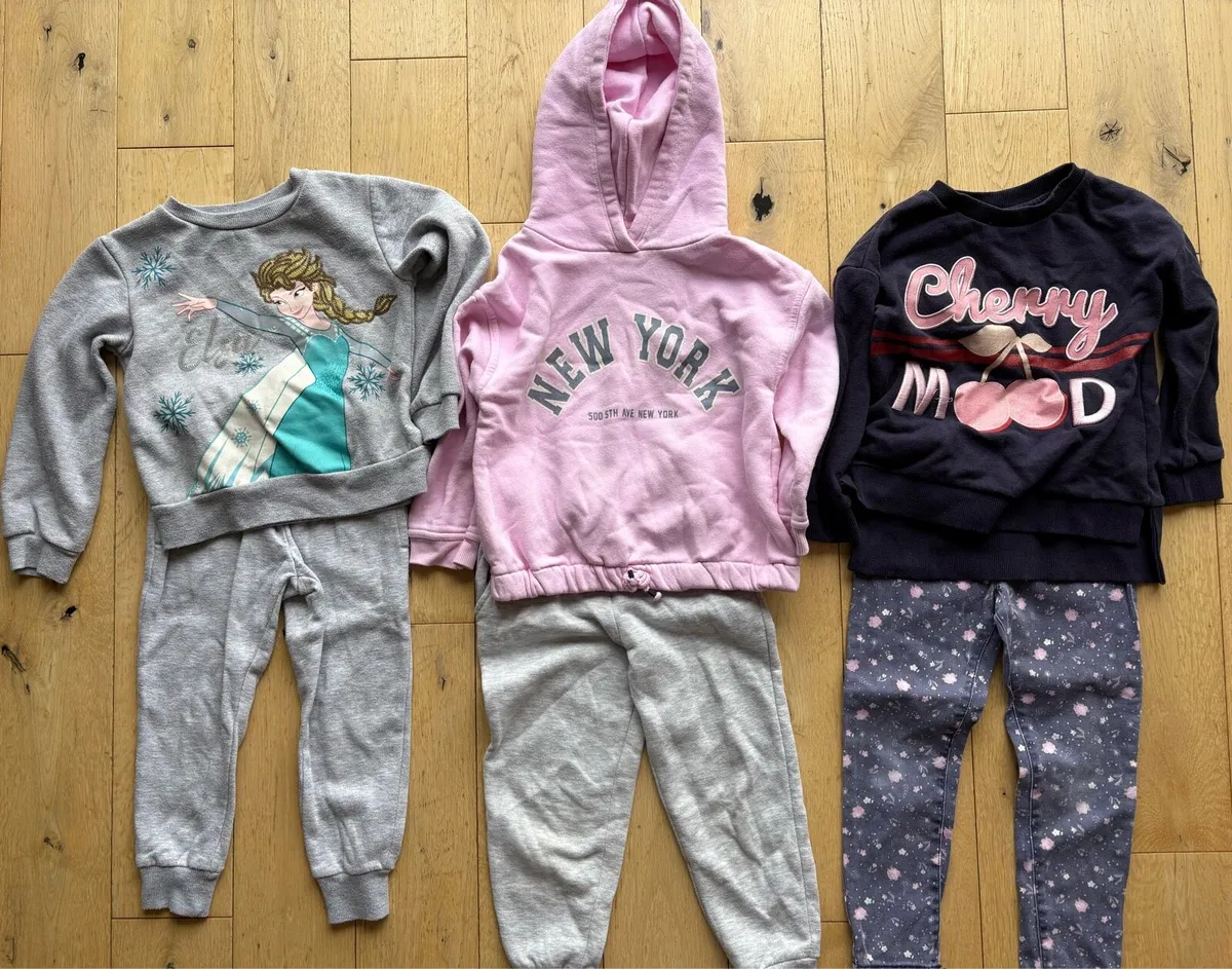 Mixed ages girls clothes 4-7 years - Image 2