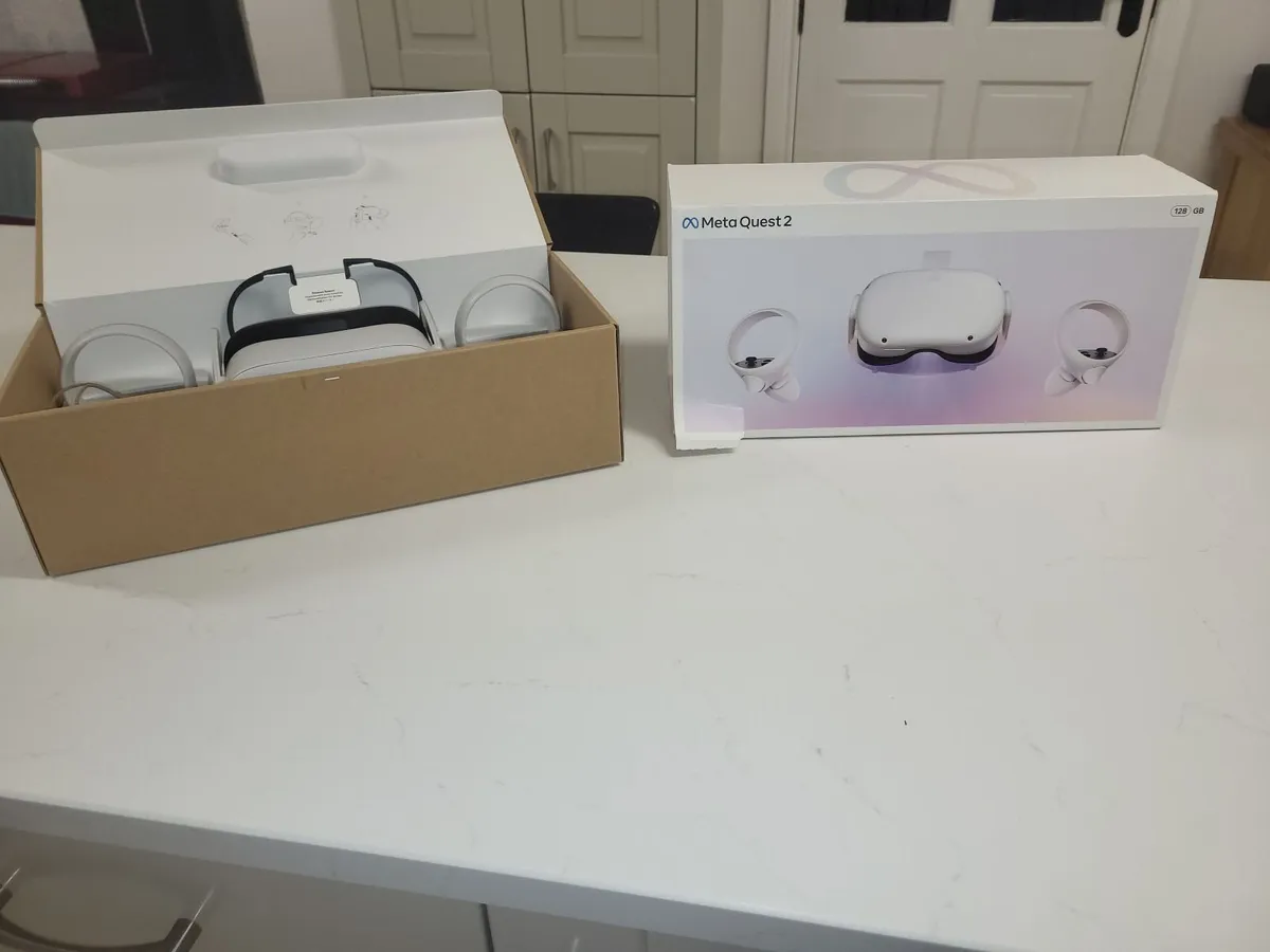128GB Meta Quest 2 VR Headset - Image 3
