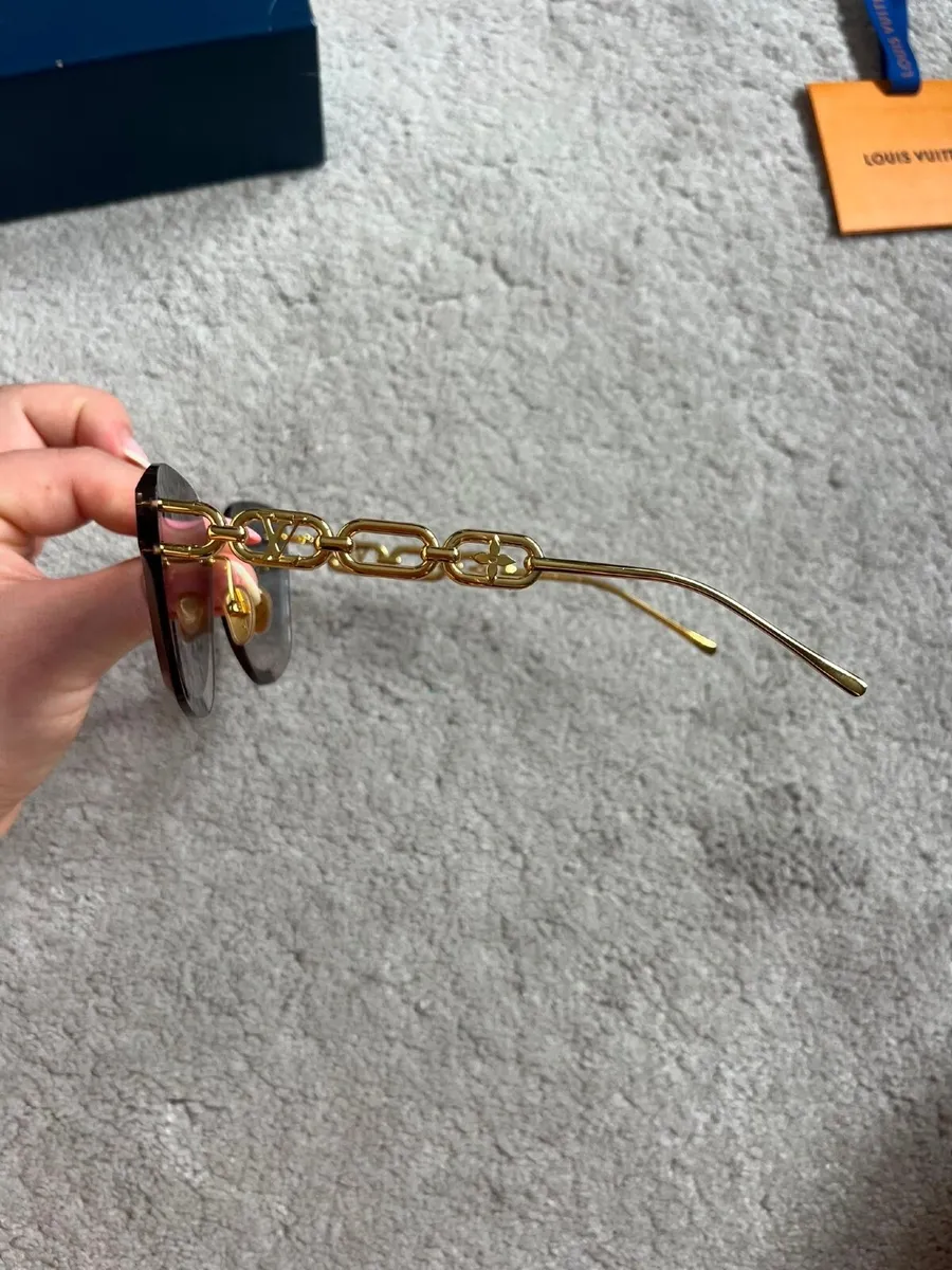 Louis Vuitton jewel cat eyes Sunglasses - Image 2